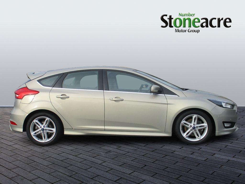 Ford Focus Image 2