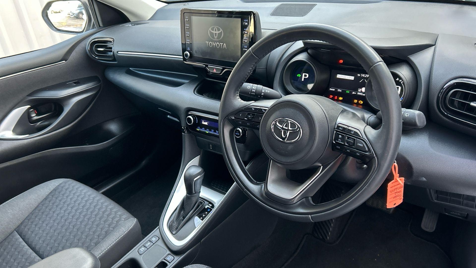 Toyota Yaris Image 12