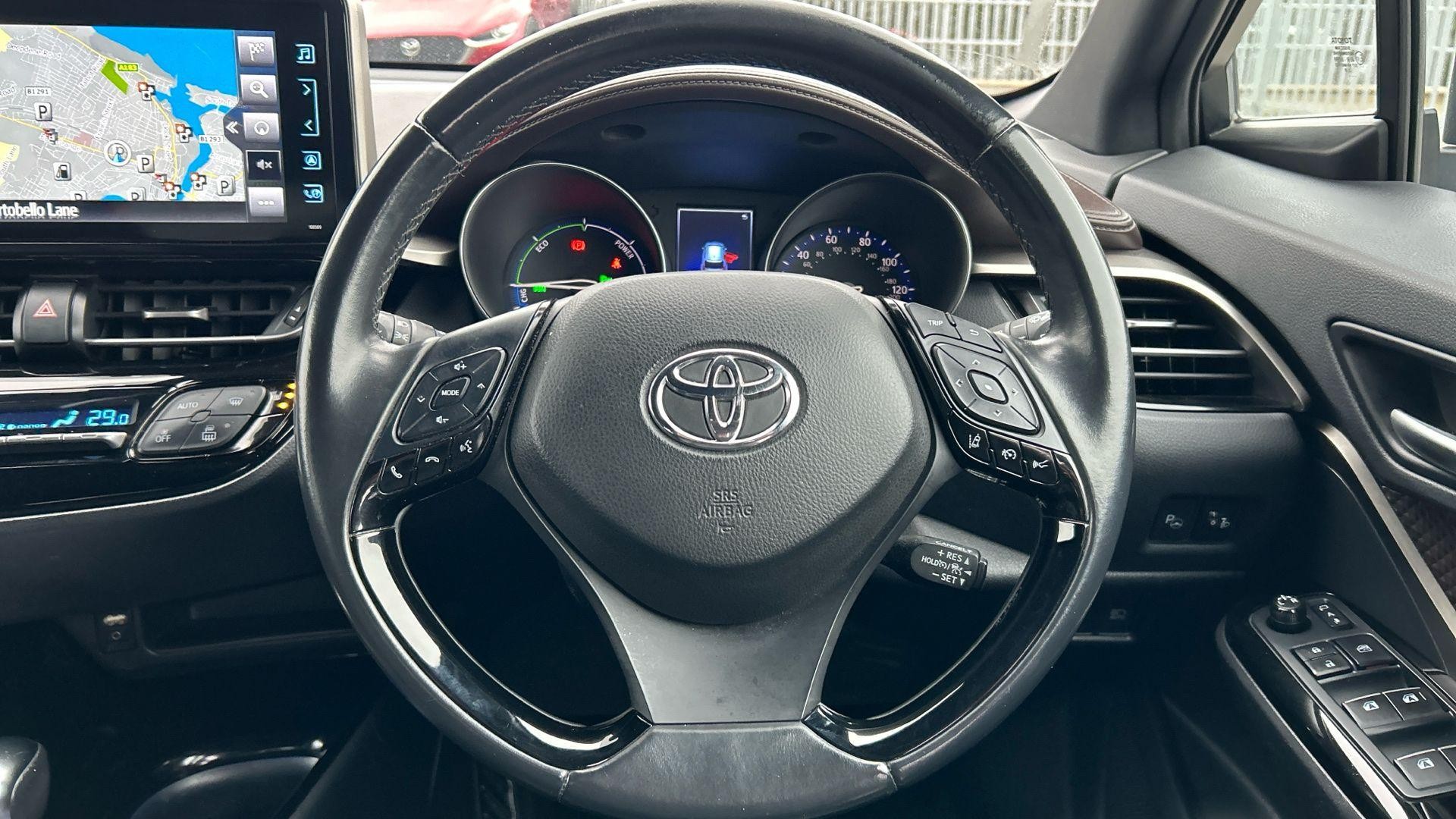 Toyota C-HR Image 12