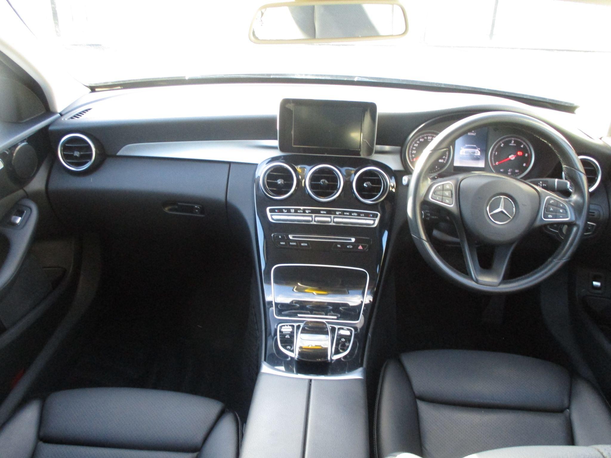 Mercedes-Benz C-Class Image 12