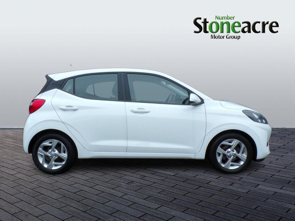 Hyundai i10 Image 2