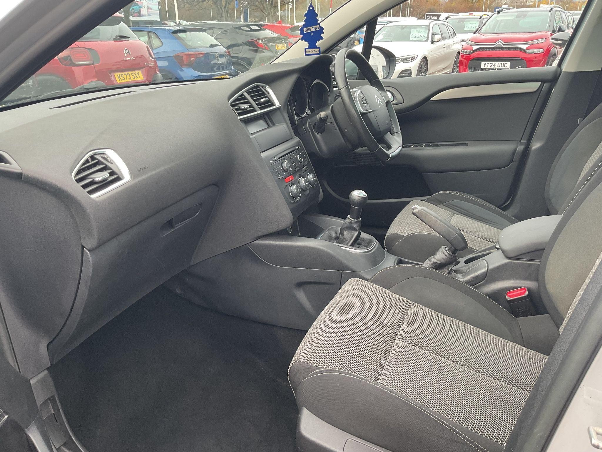 Citroen C4 Image 12