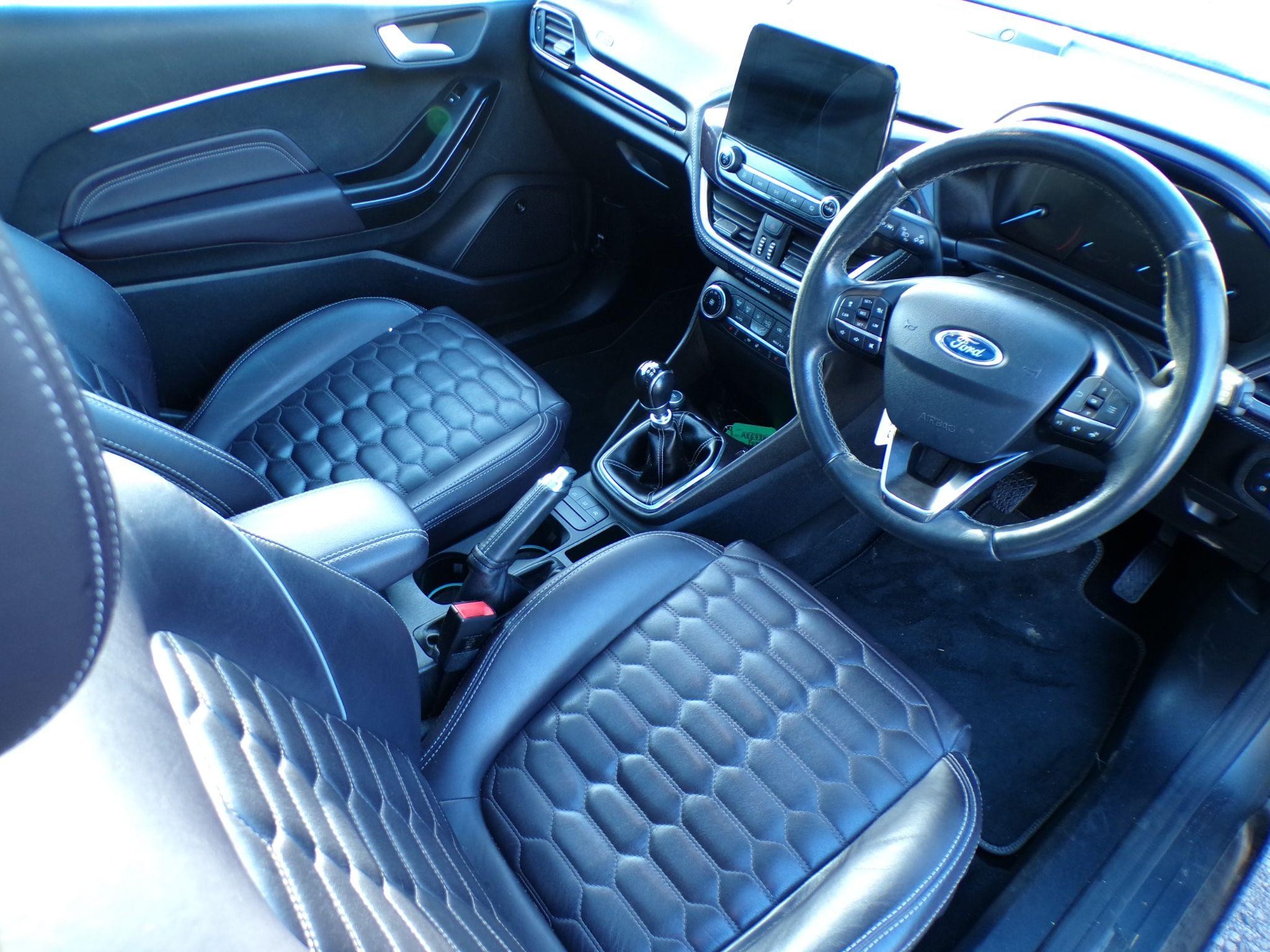 Ford Fiesta Image 12