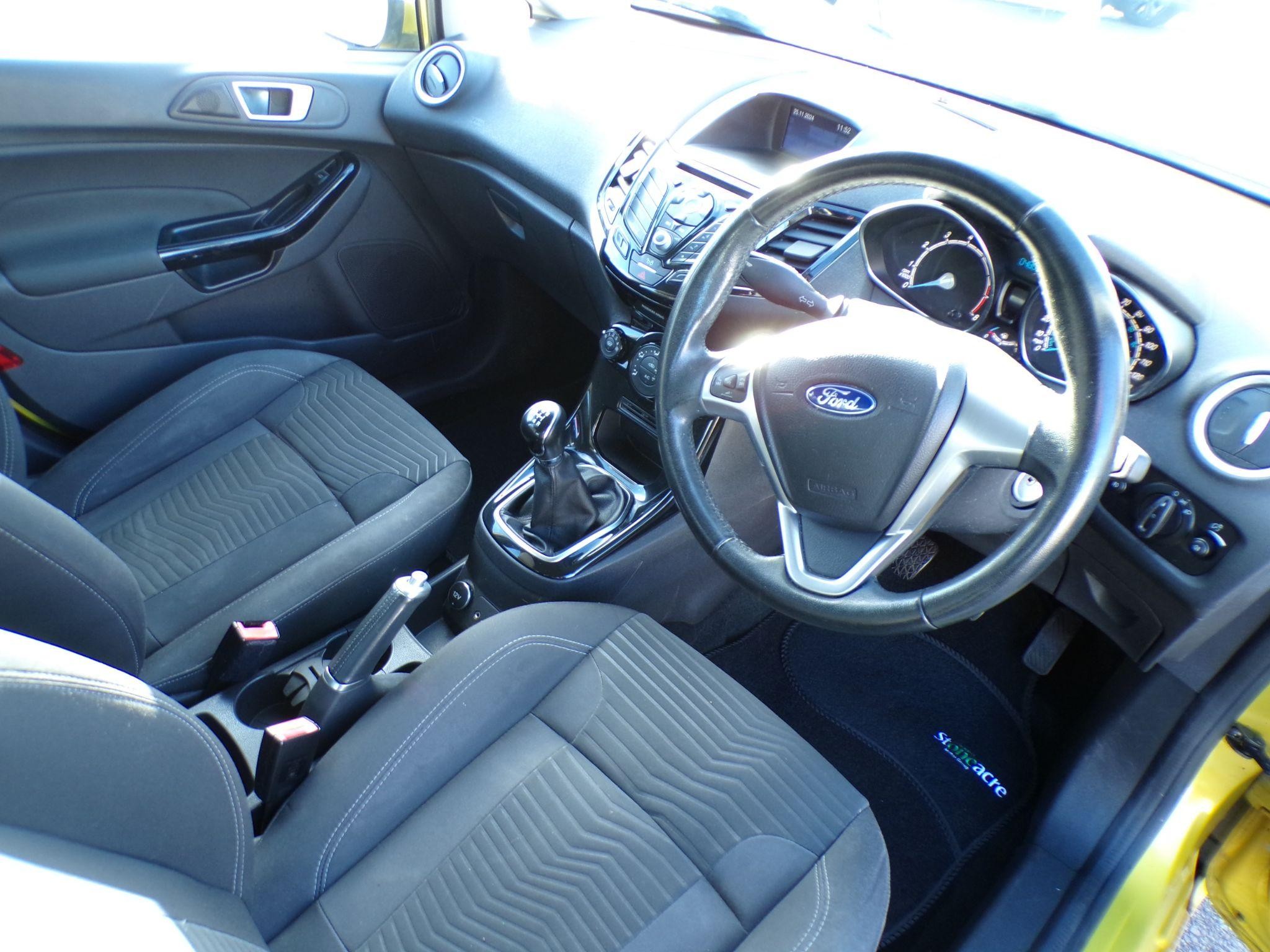 Ford Fiesta Image 11