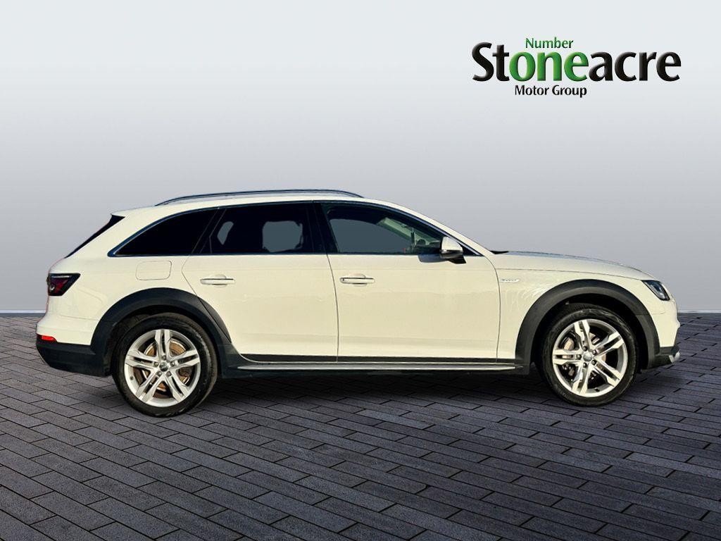 Audi A4 Allroad Image 2