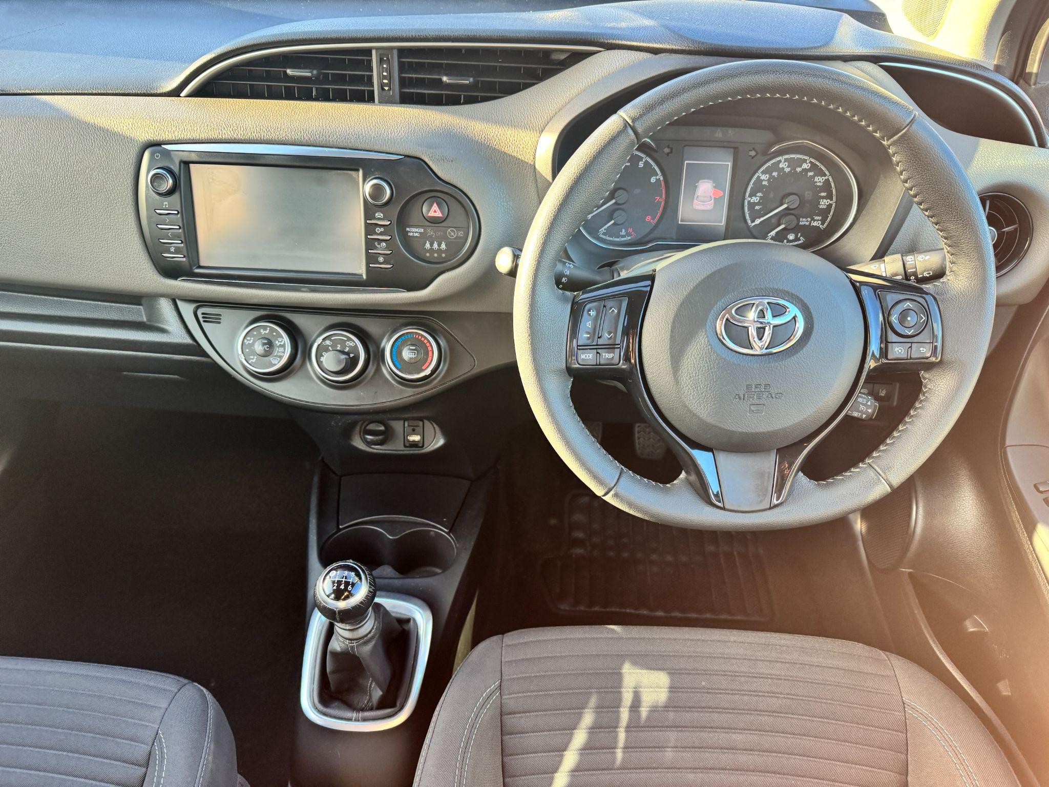 Toyota Yaris Image 17