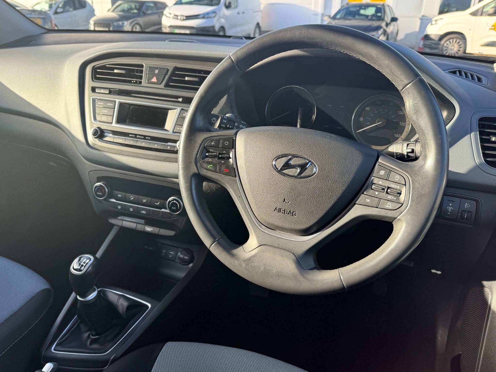 Hyundai i20 Image 16