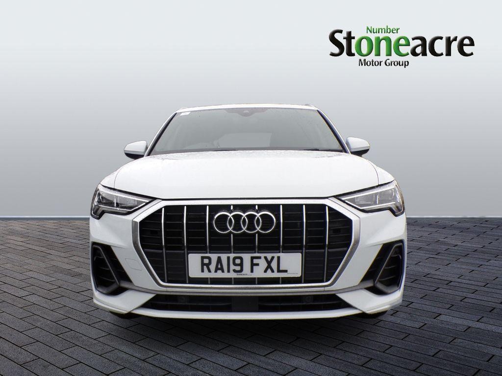 Audi Q3 Image 8