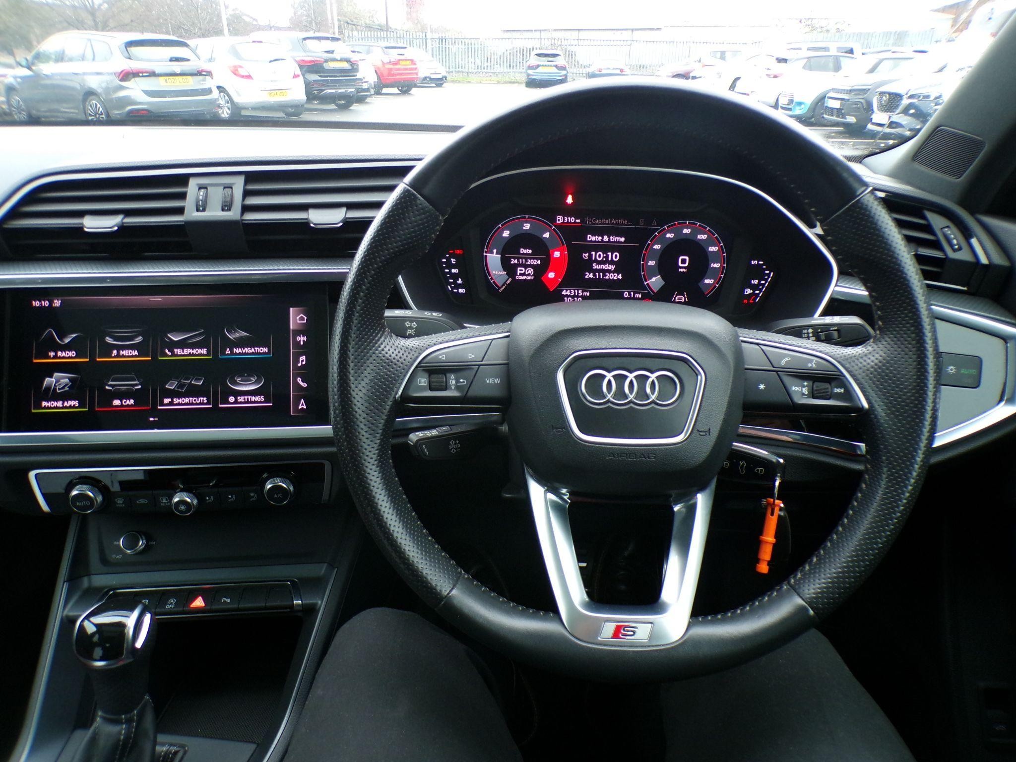 Audi Q3 Image 10