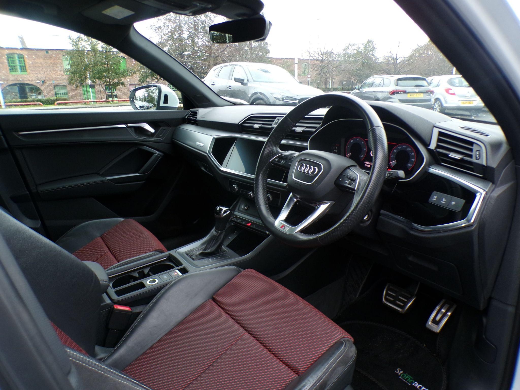 Audi Q3 Image 13