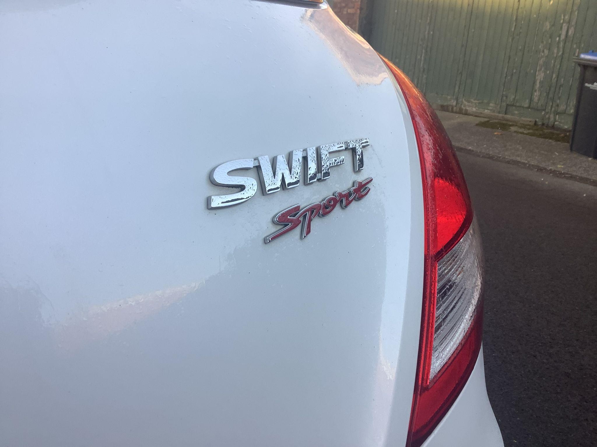 Suzuki Swift Image 11