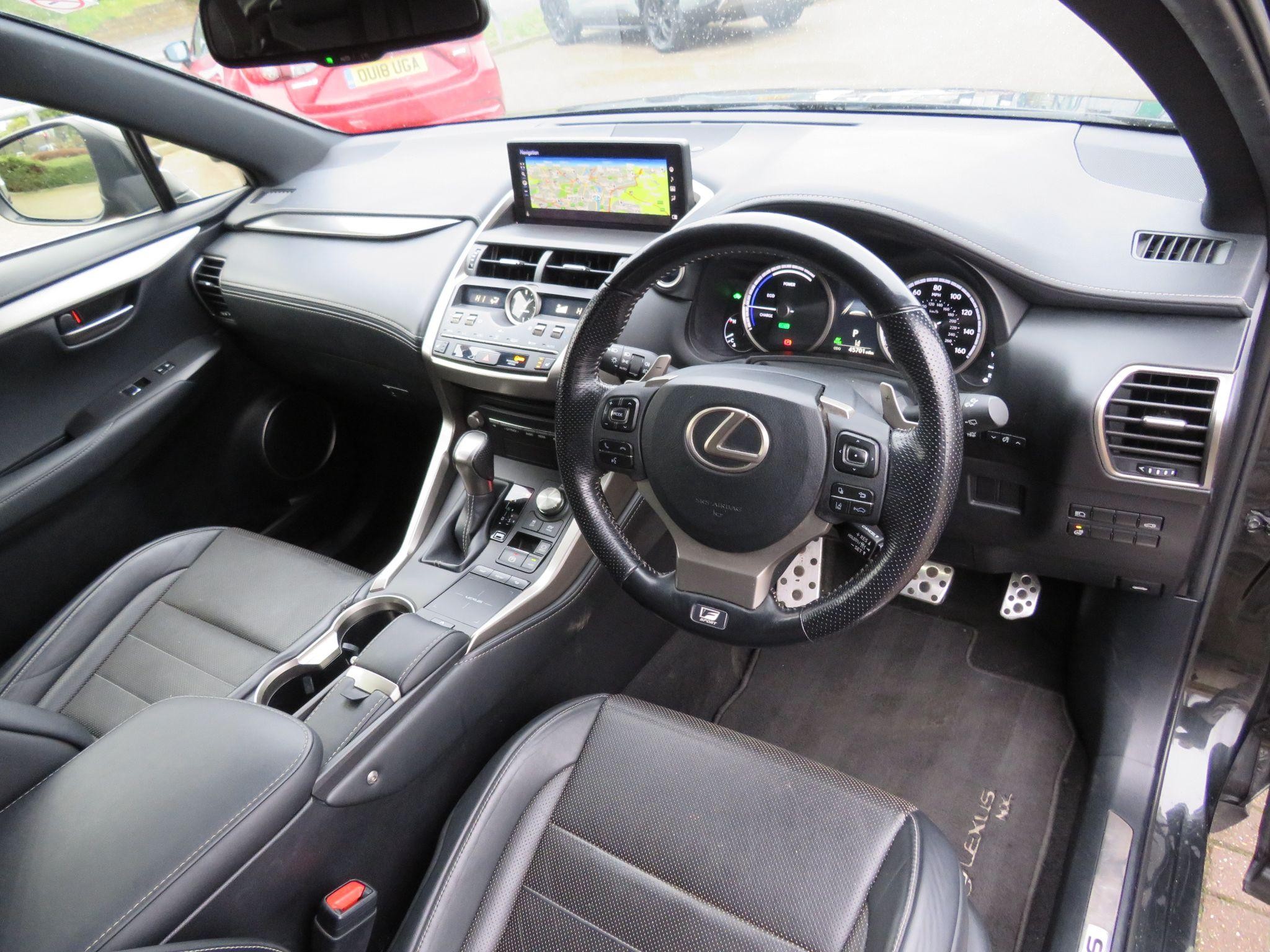 Lexus NX Image 12