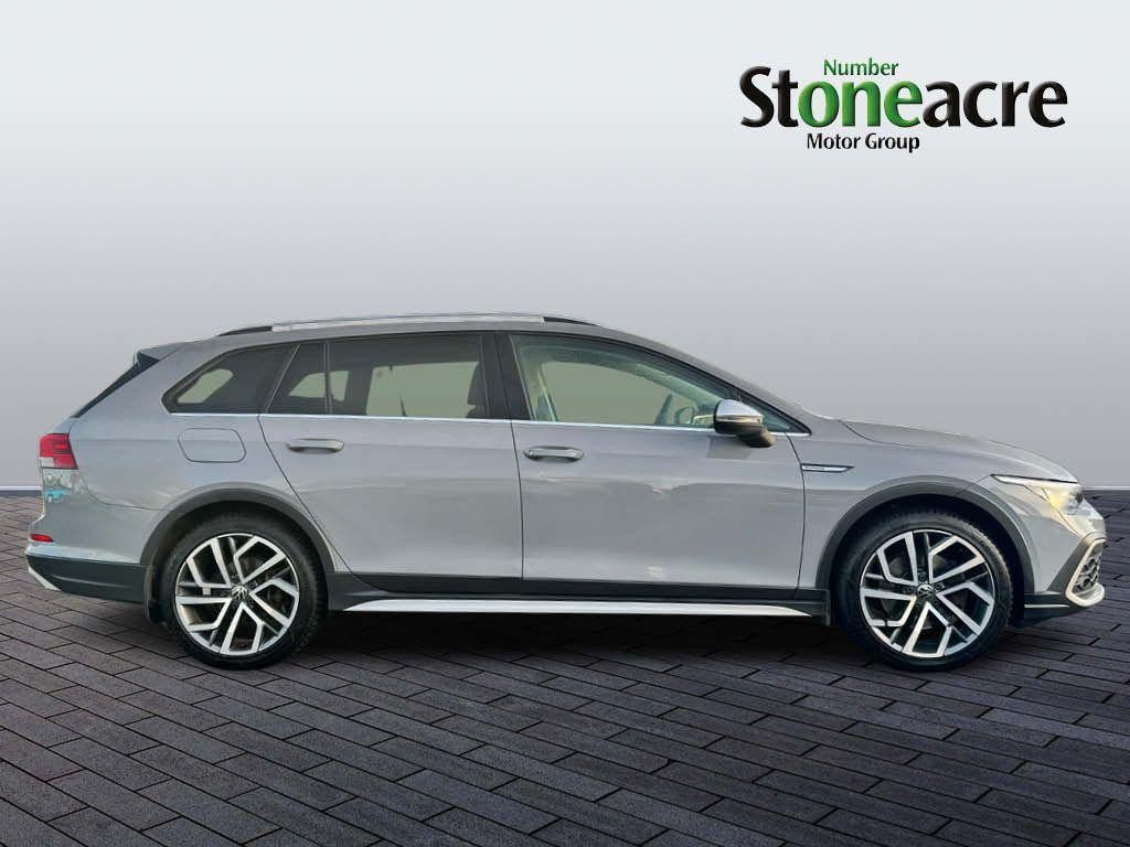 Volkswagen Golf Image 2