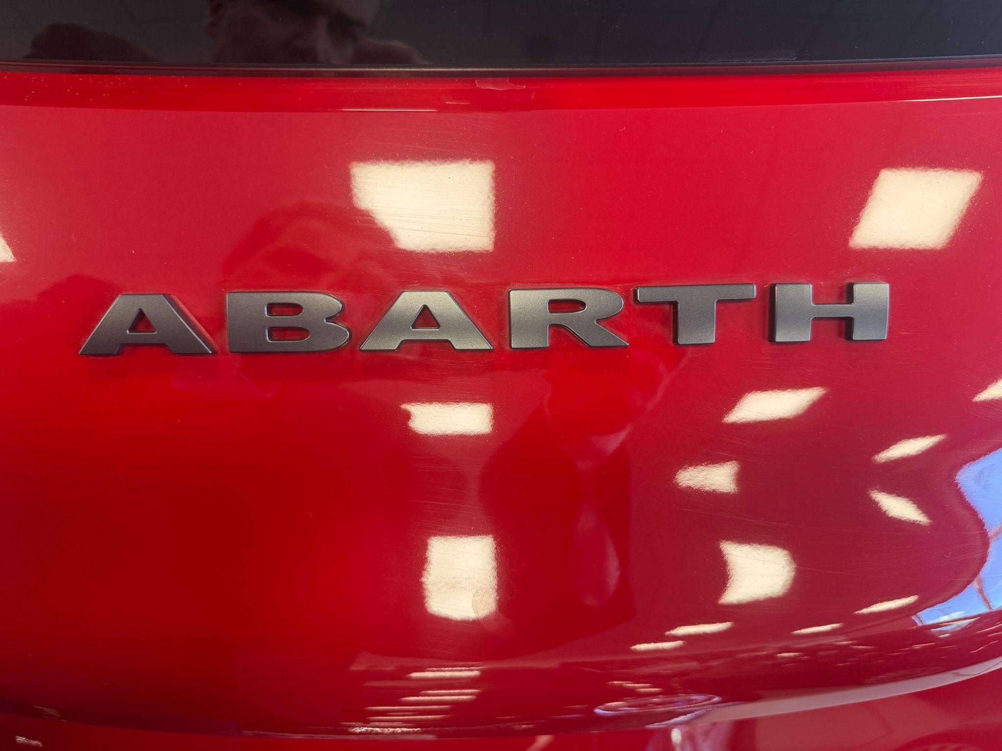 Abarth 500e Image 25