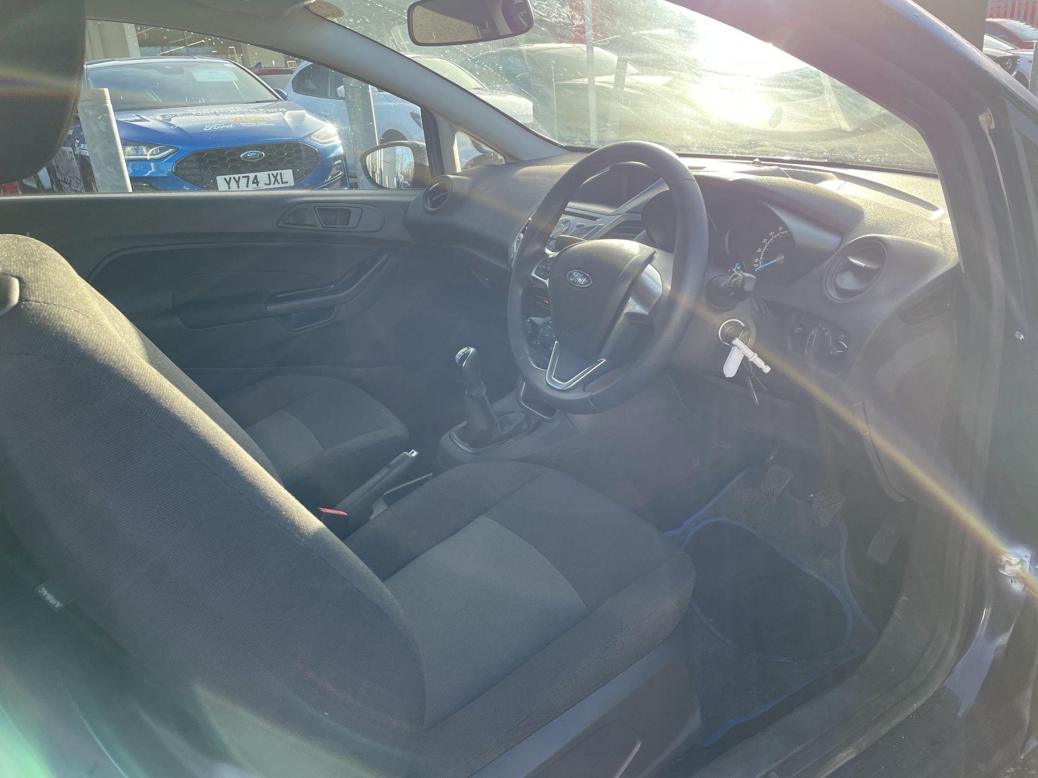 Ford Fiesta Image 19