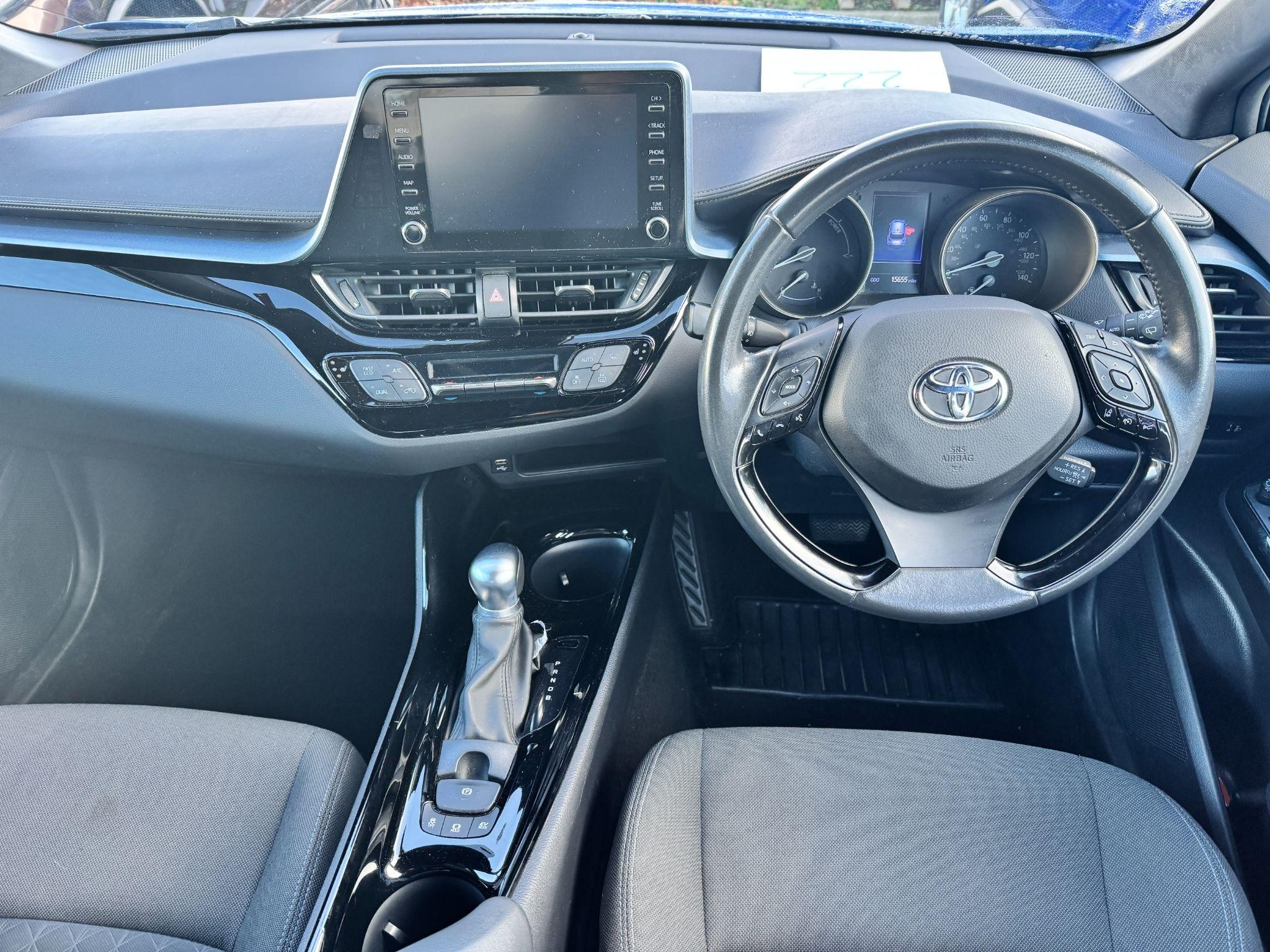 Toyota C-HR Image 17