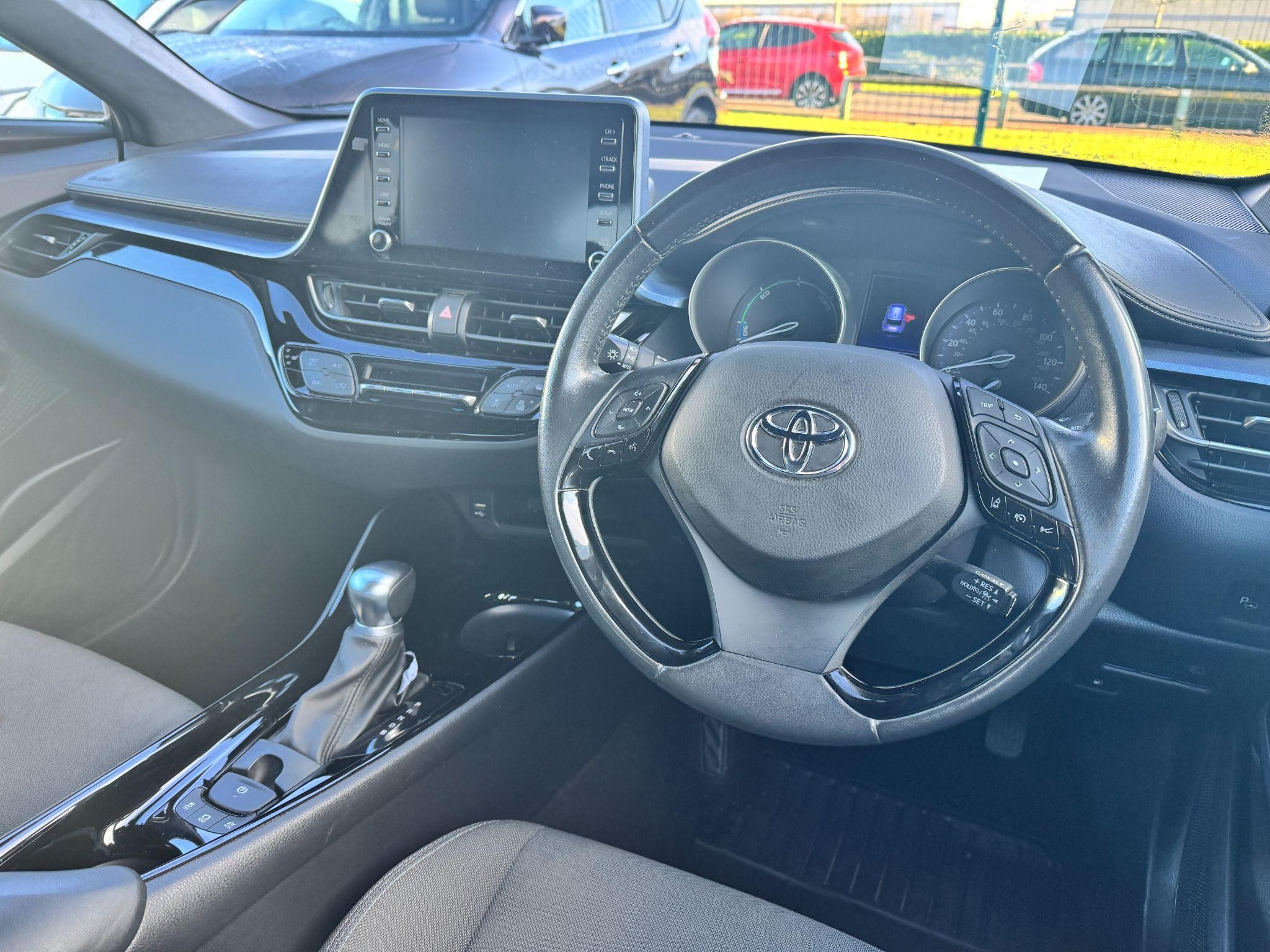 Toyota C-HR Image 18