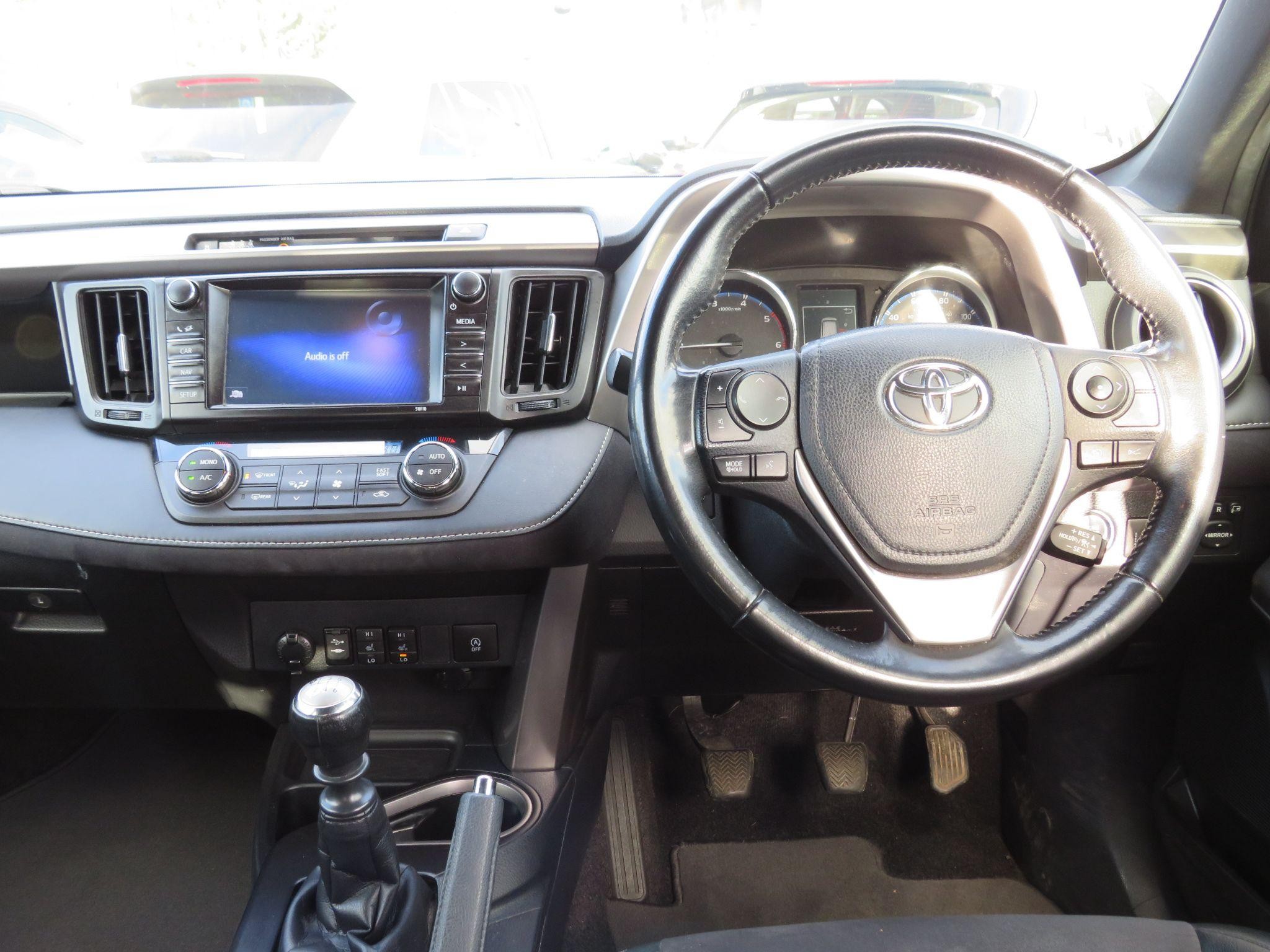 Toyota RAV4 Image 14