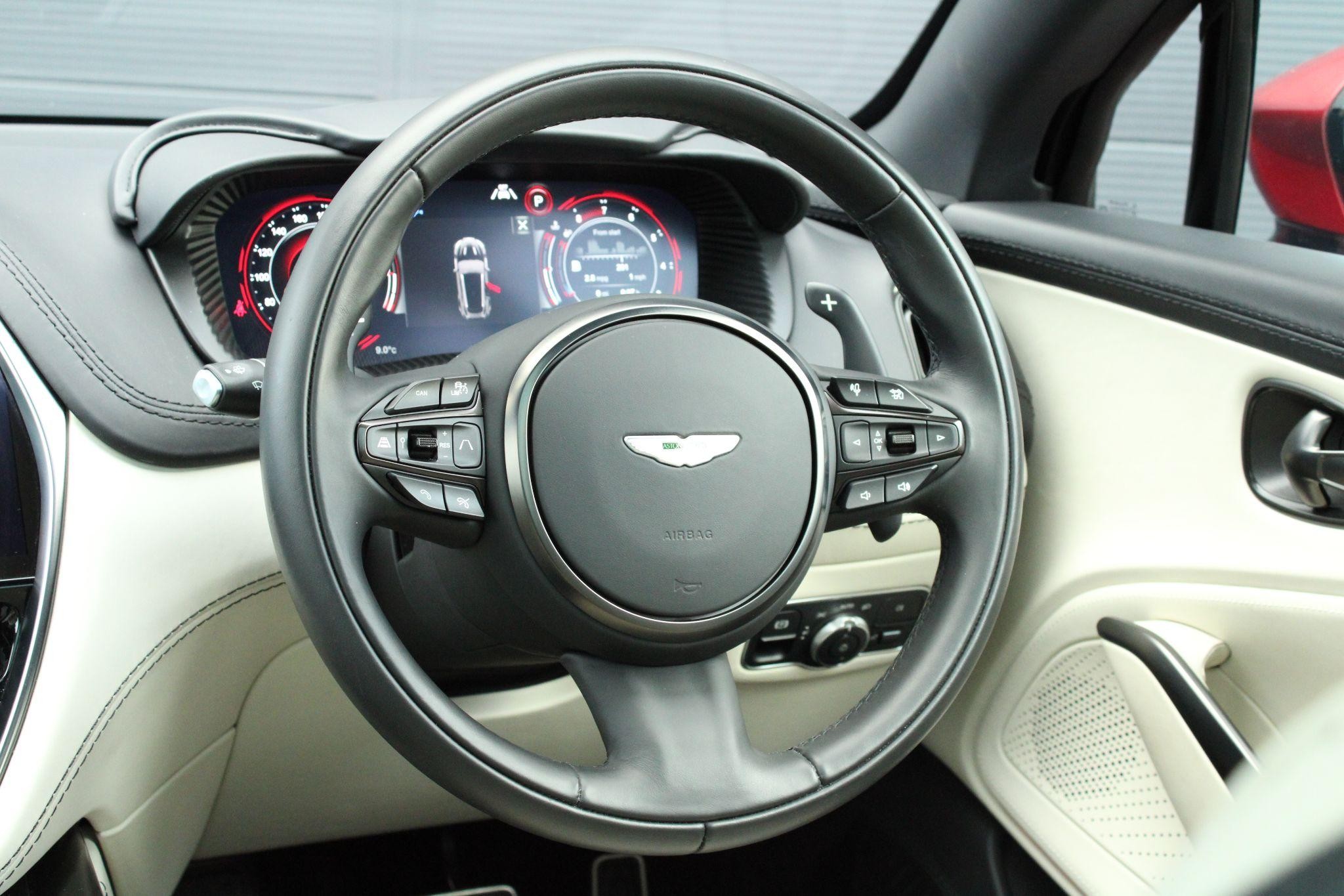 Aston Martin DBX Image 26