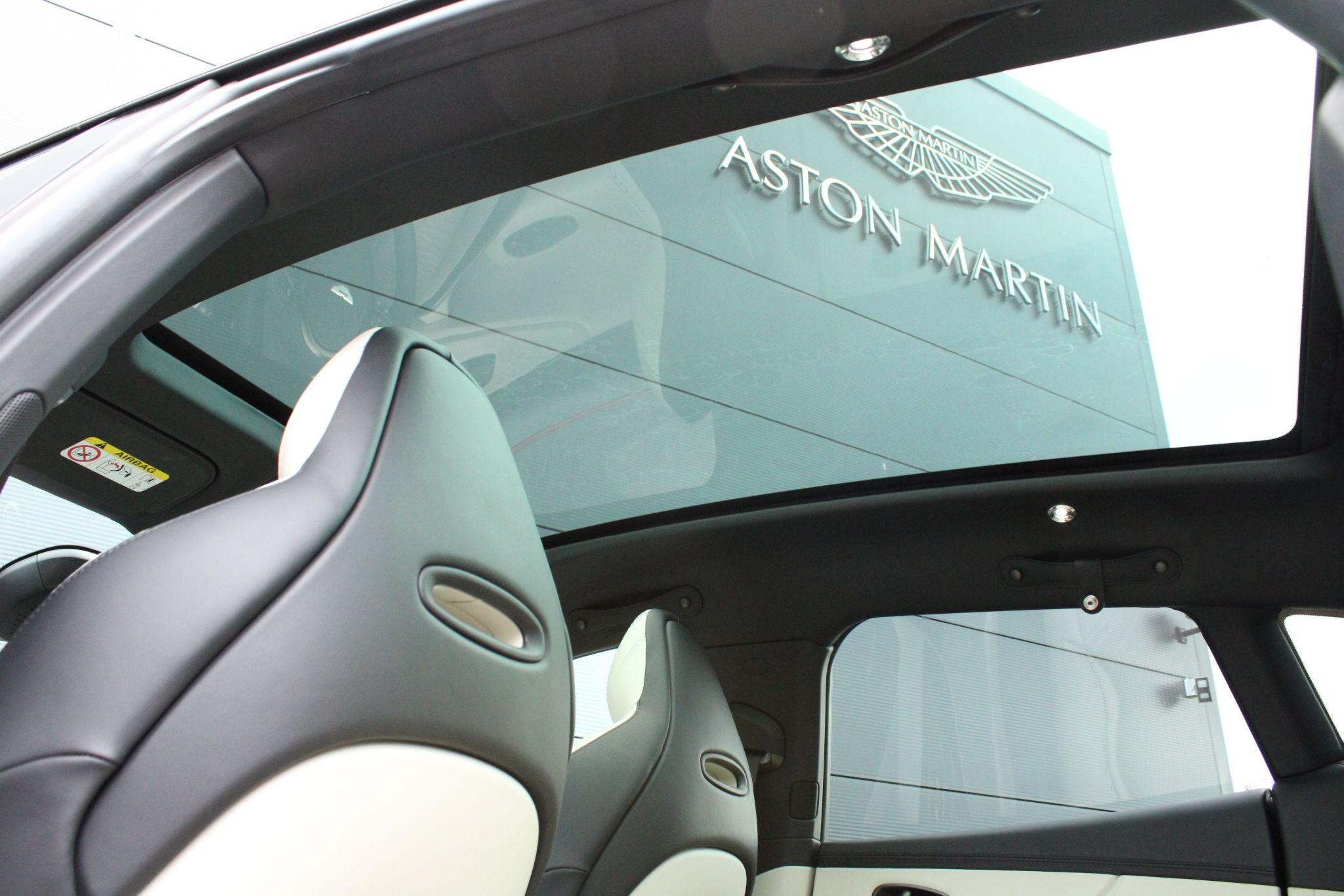 Aston Martin DBX Image 27