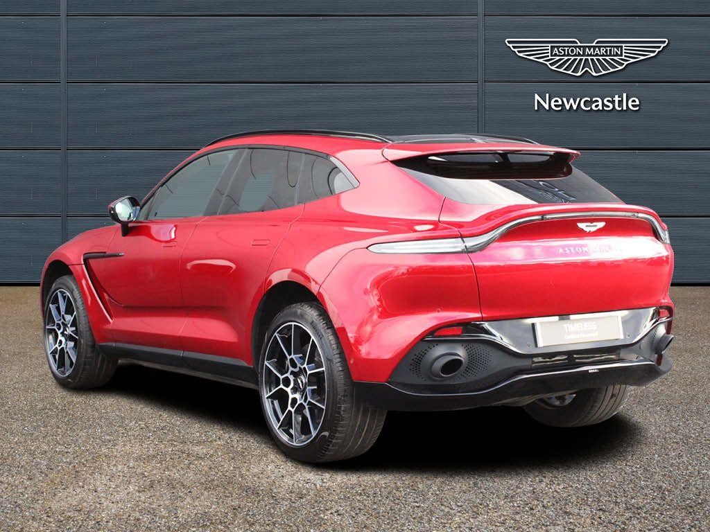 Aston Martin DBX Image 5