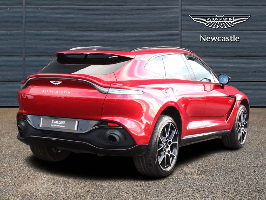 Aston Martin DBX Image 8