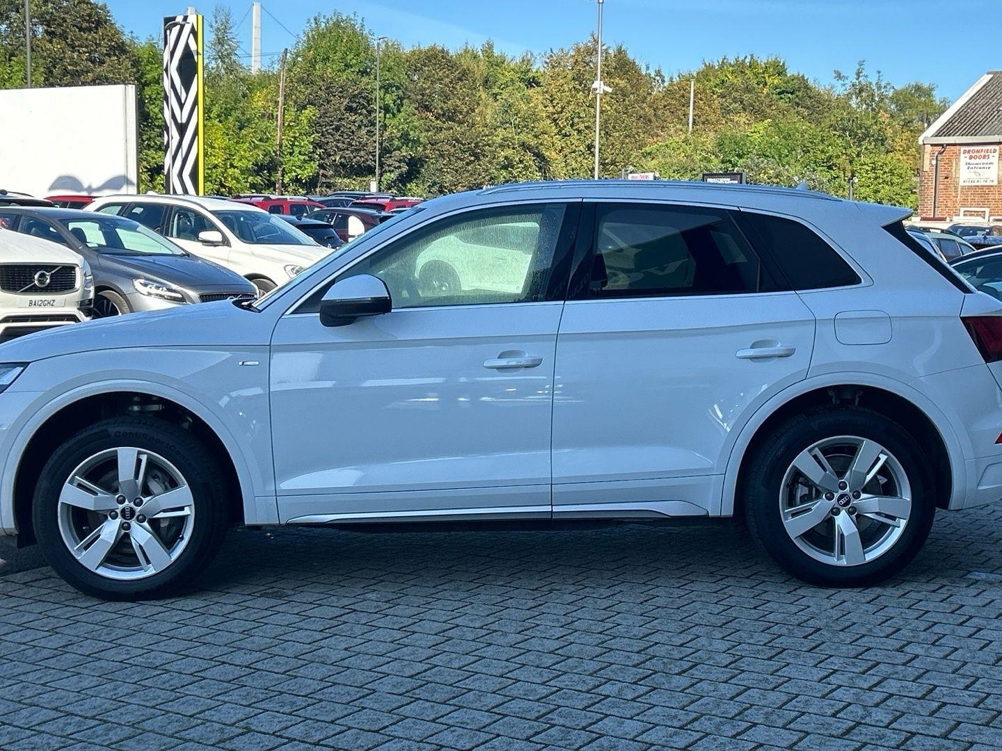 Audi Q5 Image 8