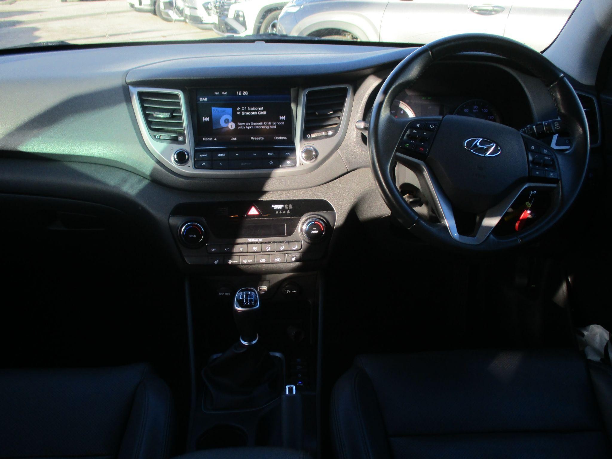 Hyundai TUCSON Image 13