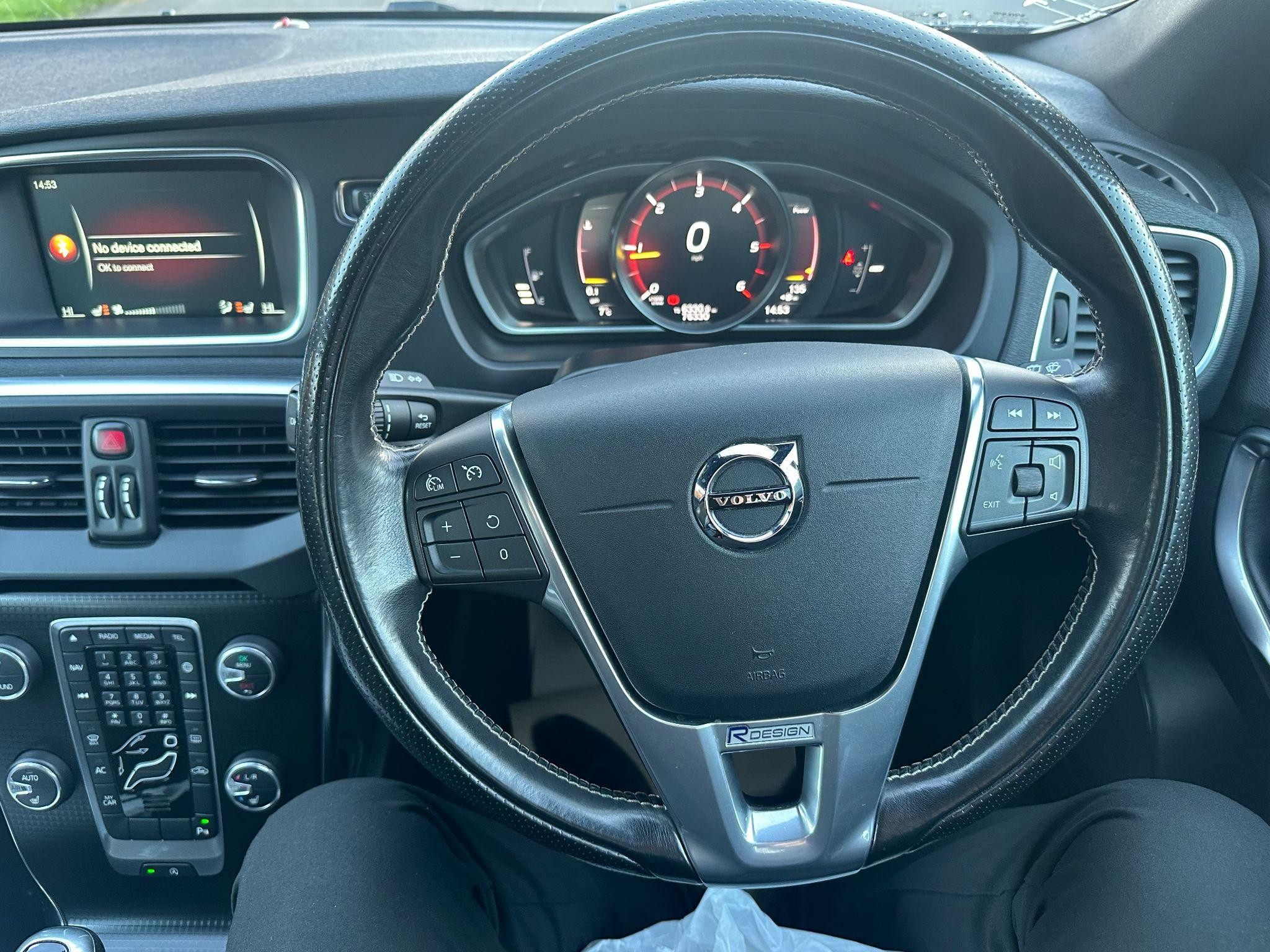 Volvo V40 Image 18