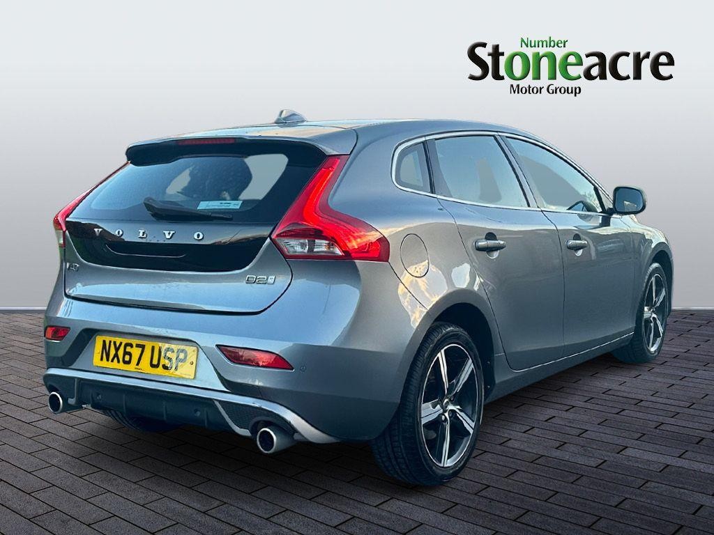 Volvo V40 Image 2