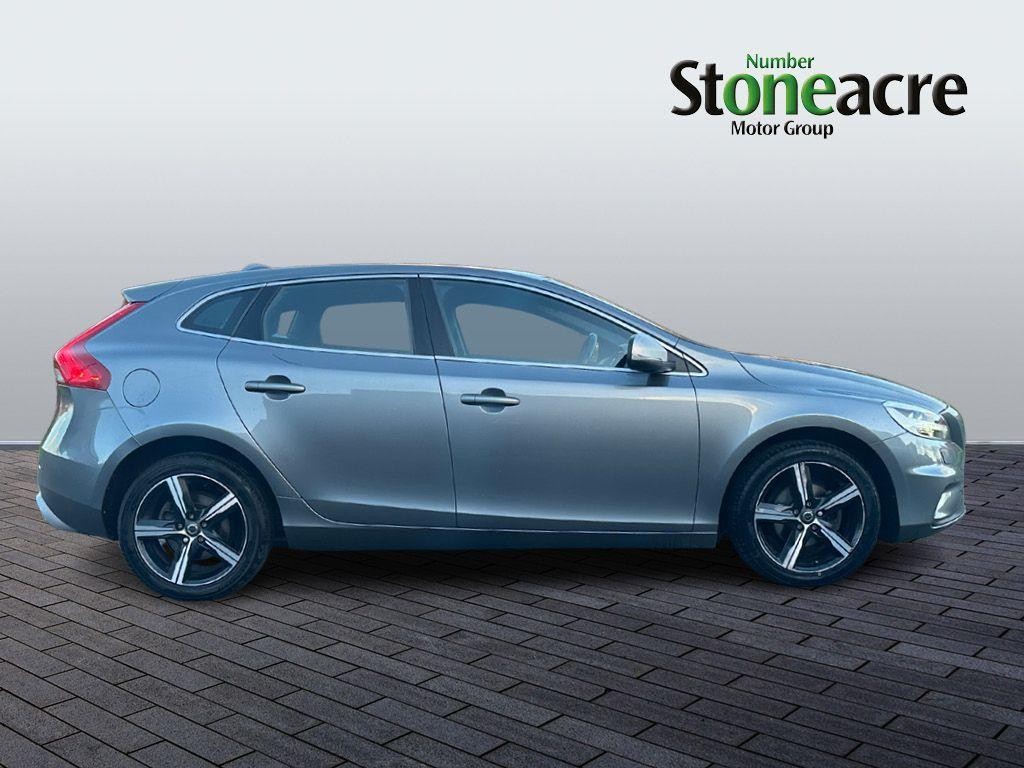 Volvo V40 Image 5