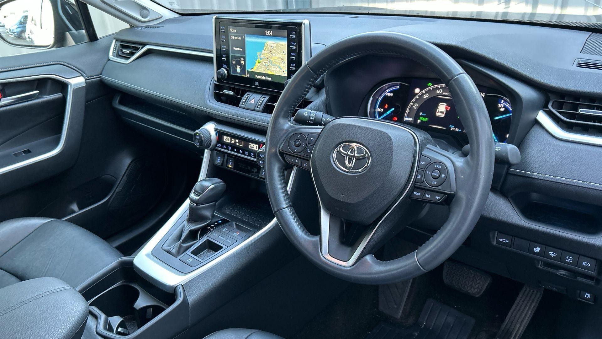 Toyota RAV4 Image 10