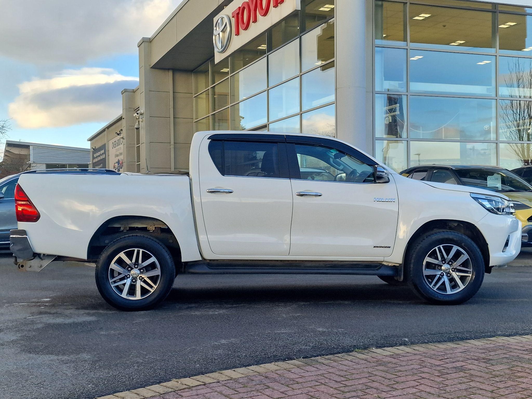 Toyota Hilux Image 18