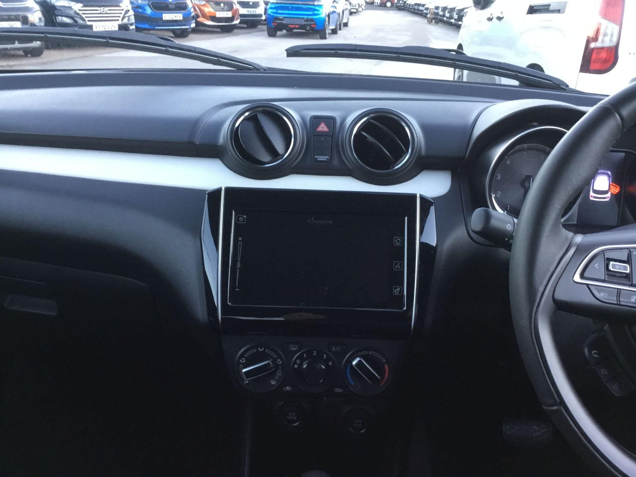 Suzuki Swift Image 14