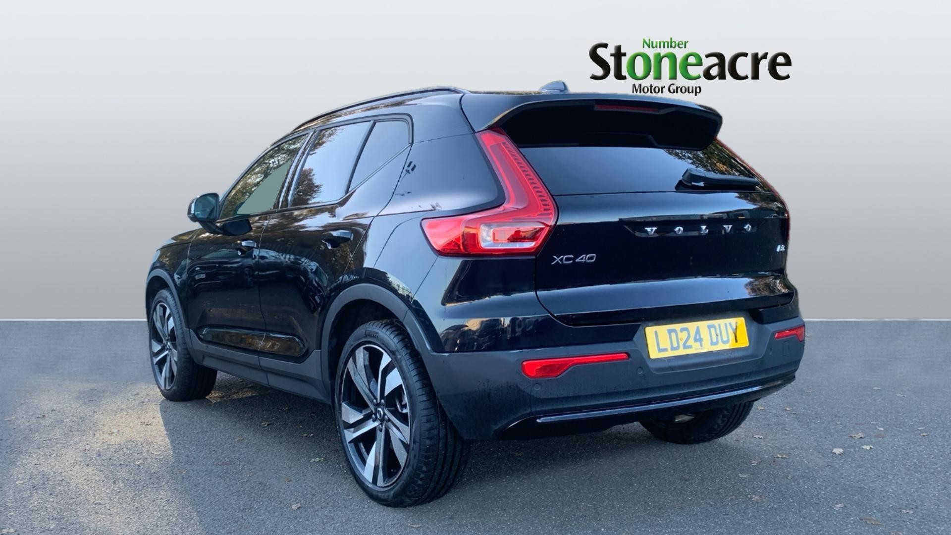 Volvo XC40 Image 2