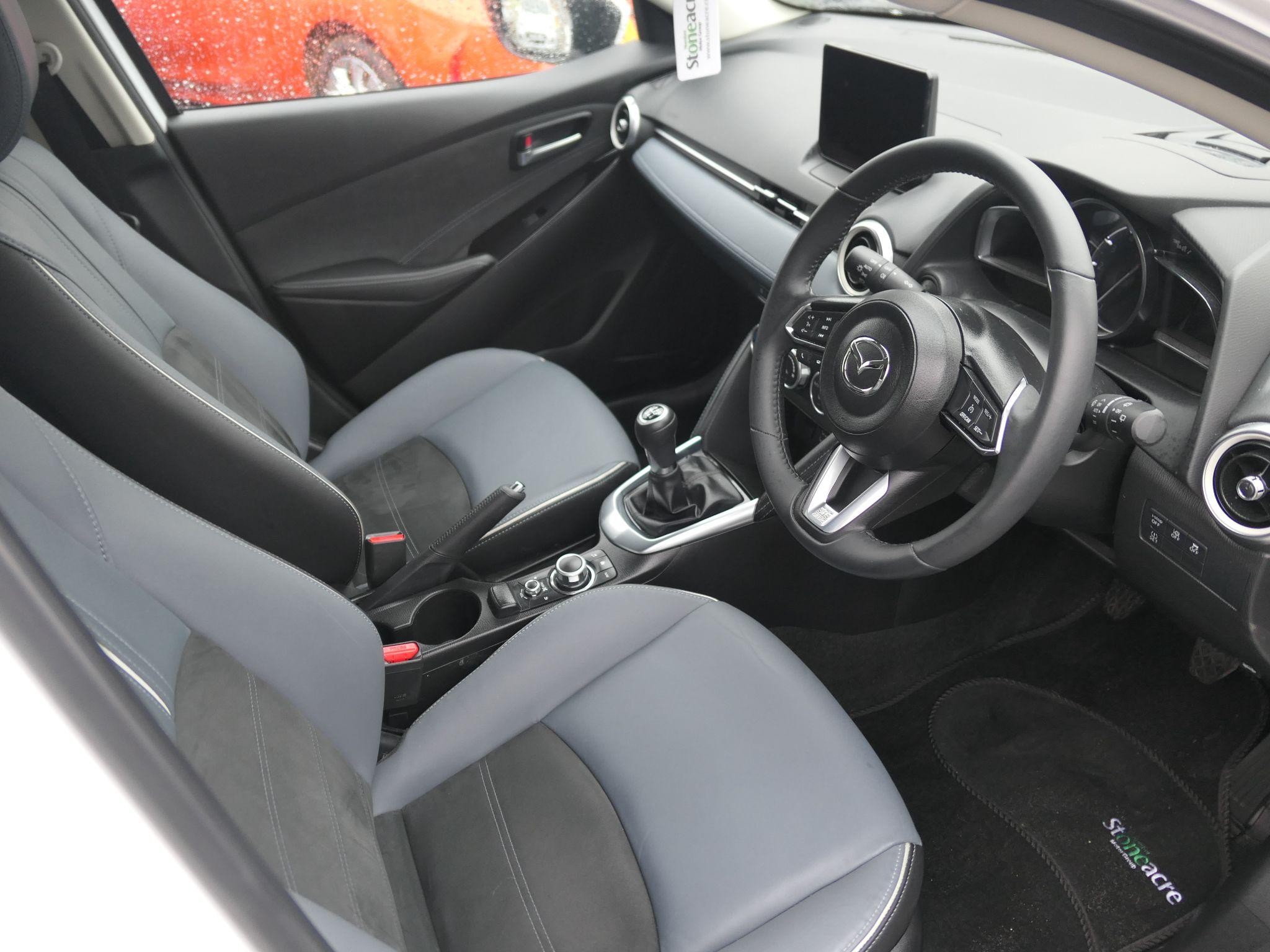 Mazda2 Image 12