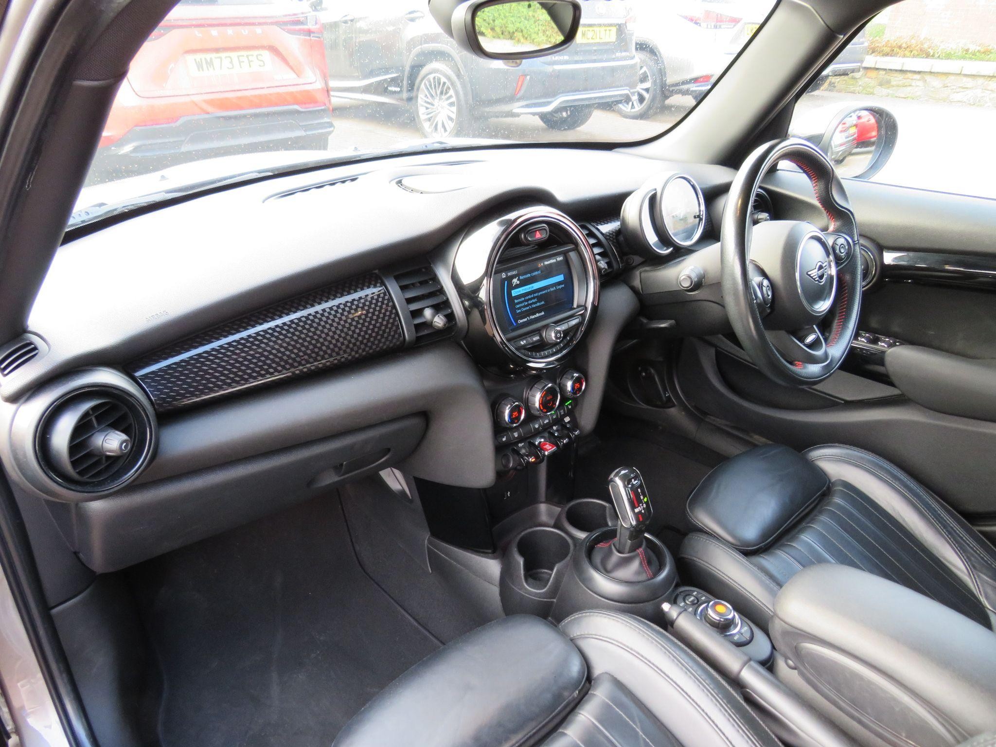 MINI Hatch Image 15