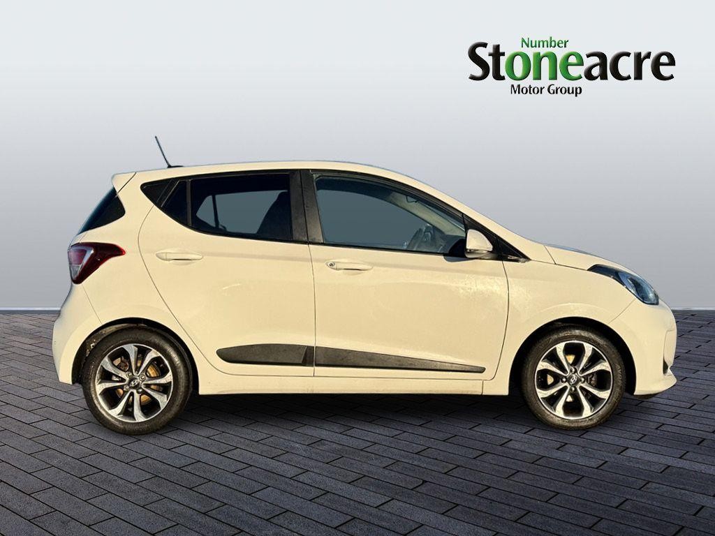 Hyundai i10 Image 2