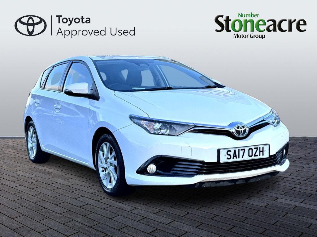 Toyota Auris Image 1