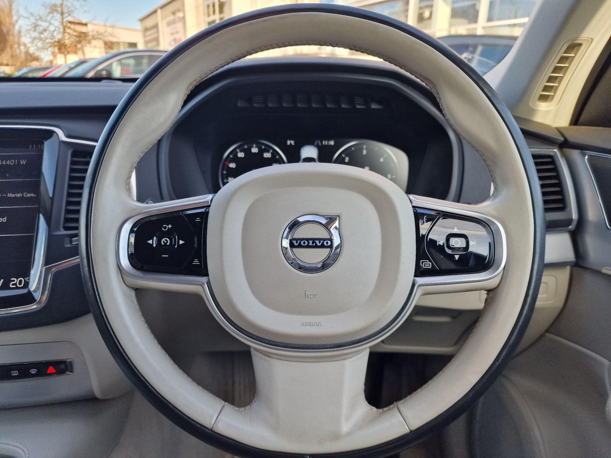 Volvo XC90 Image 8