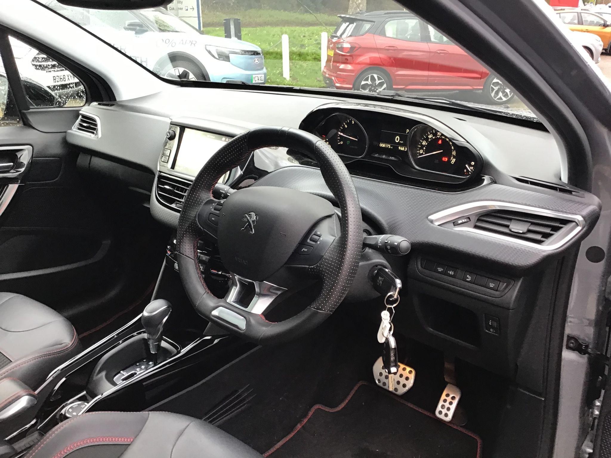 Peugeot 2008 Image 11