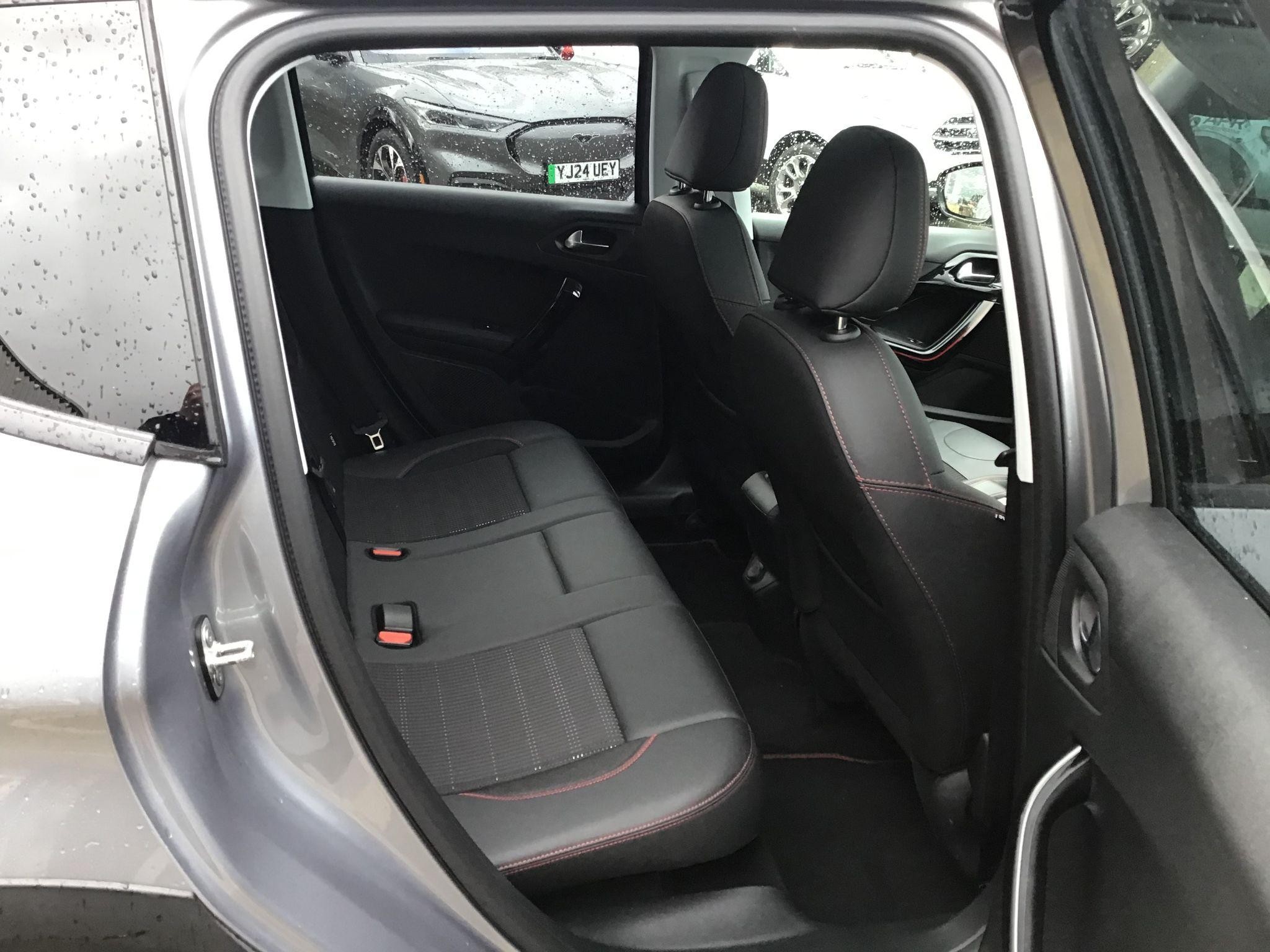 Peugeot 2008 Image 13