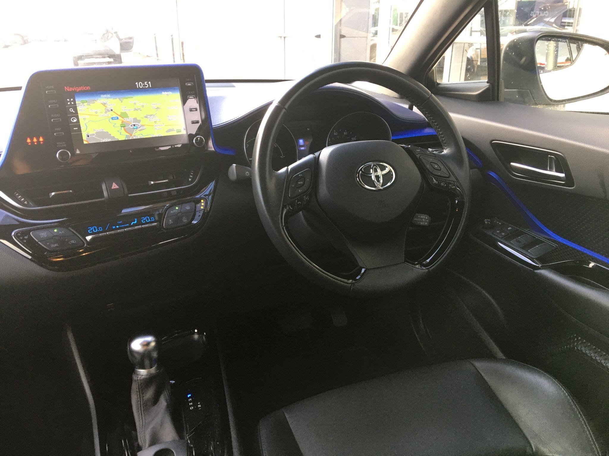 Toyota C-HR Image 14