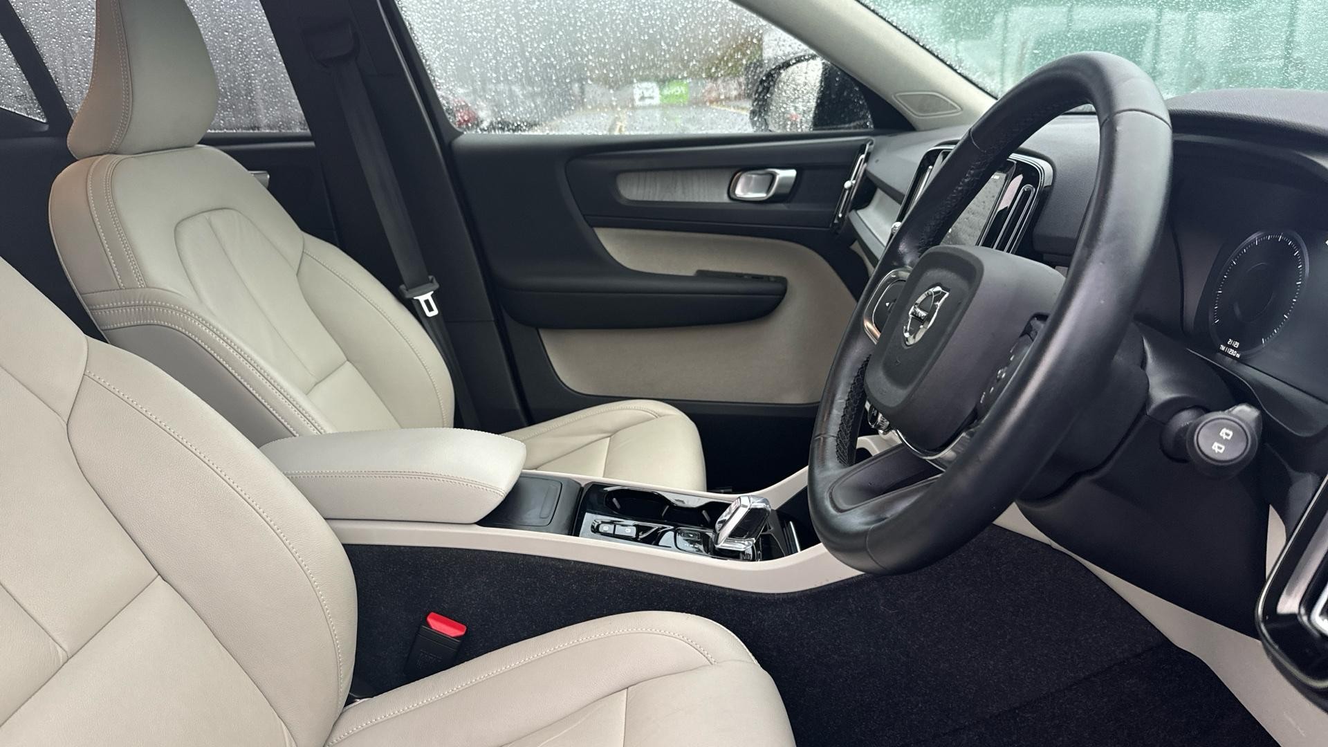 Volvo XC40 Image 9