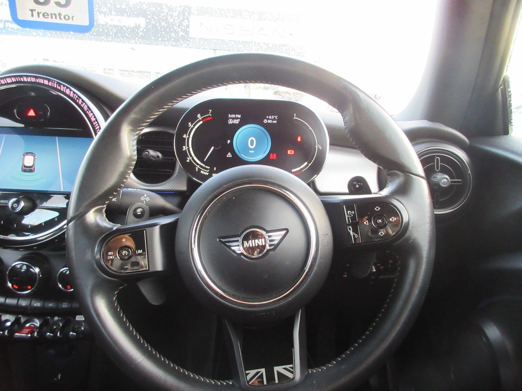 MINI Hatch Image 9