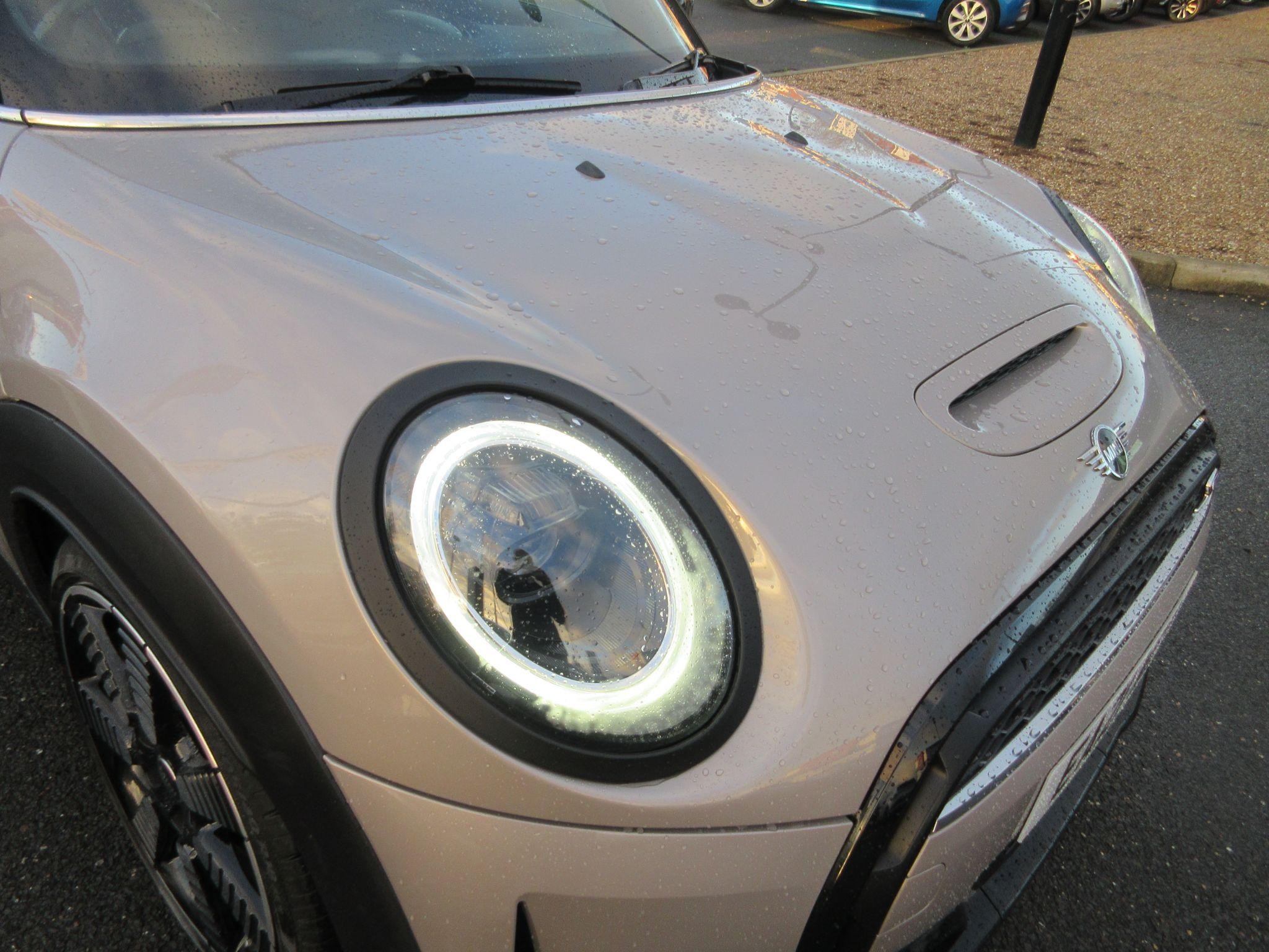 MINI Hatch Image 26