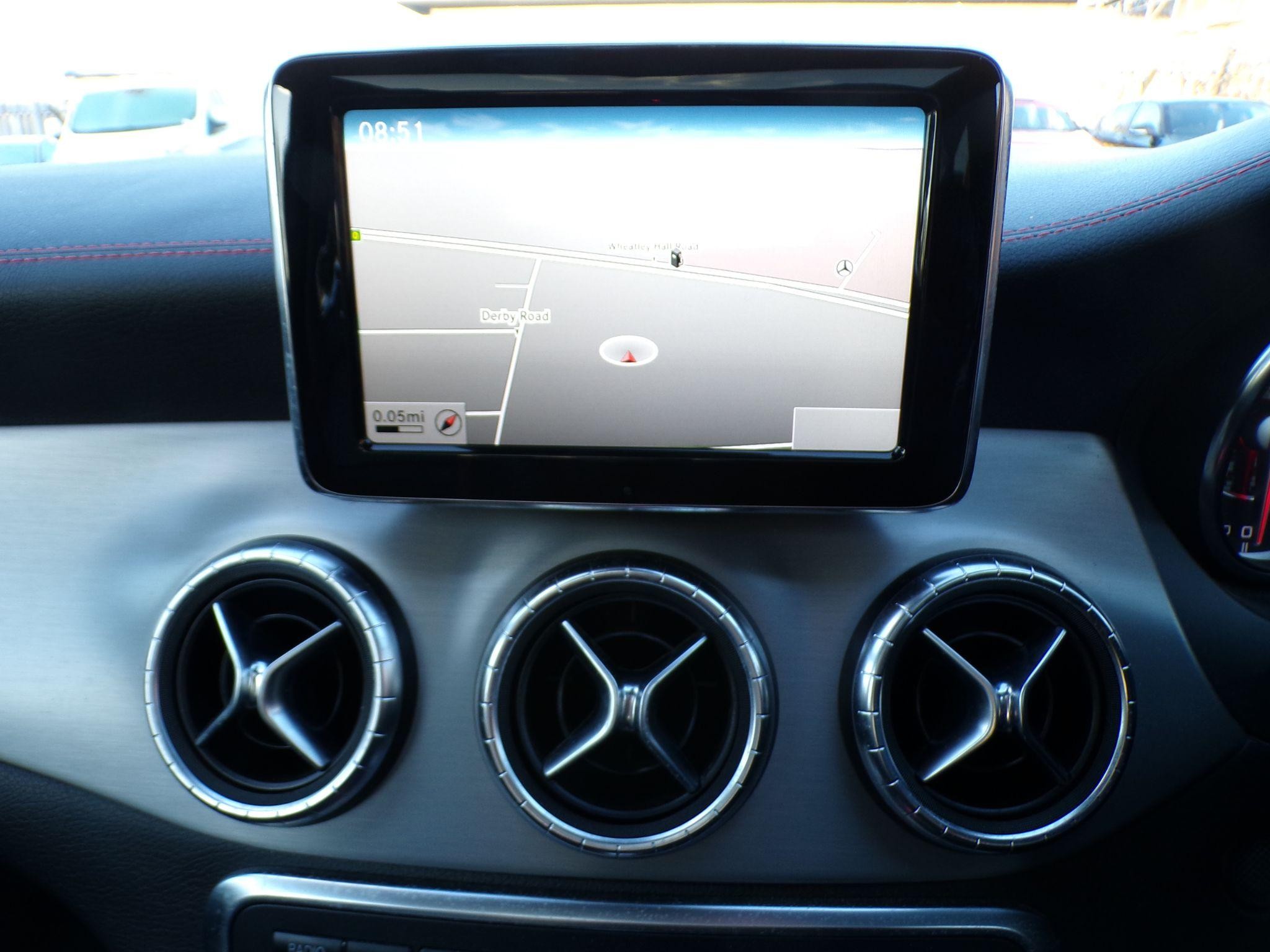 Mercedes-Benz CLA Image 9