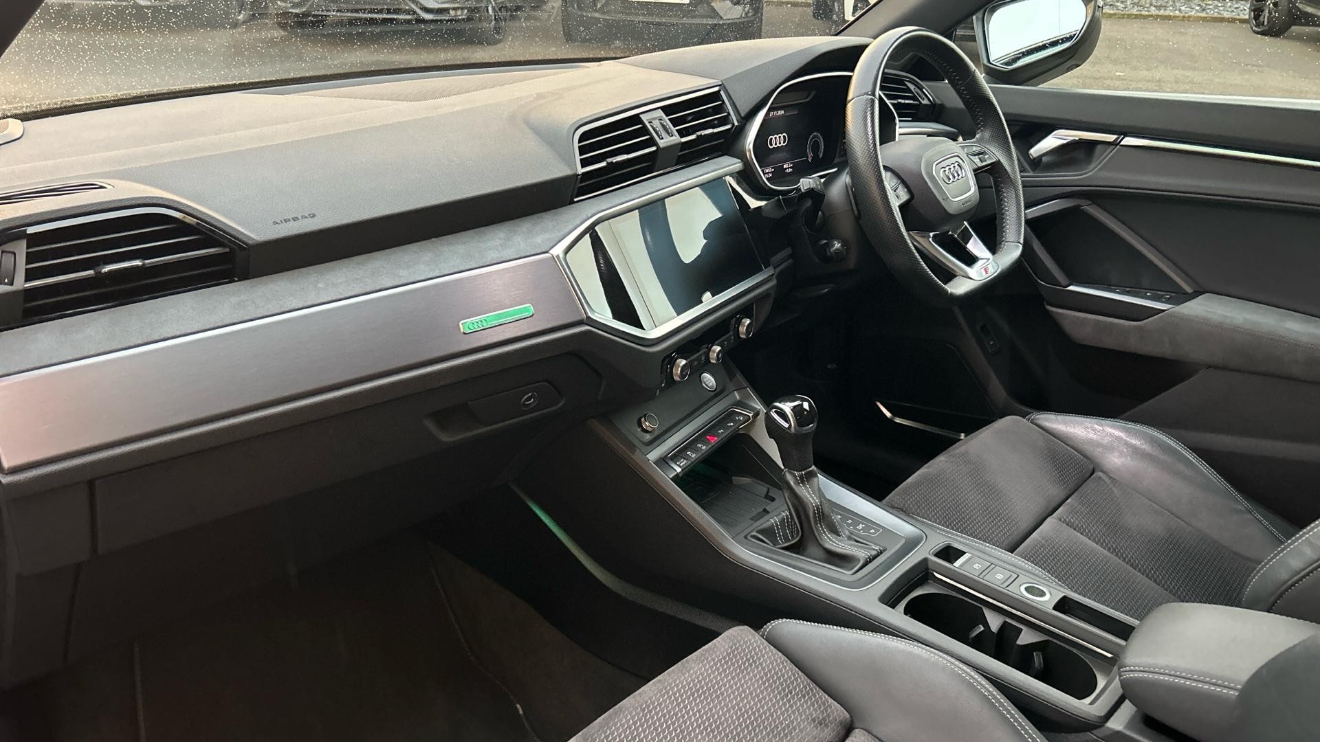 Audi Q3 Image 4