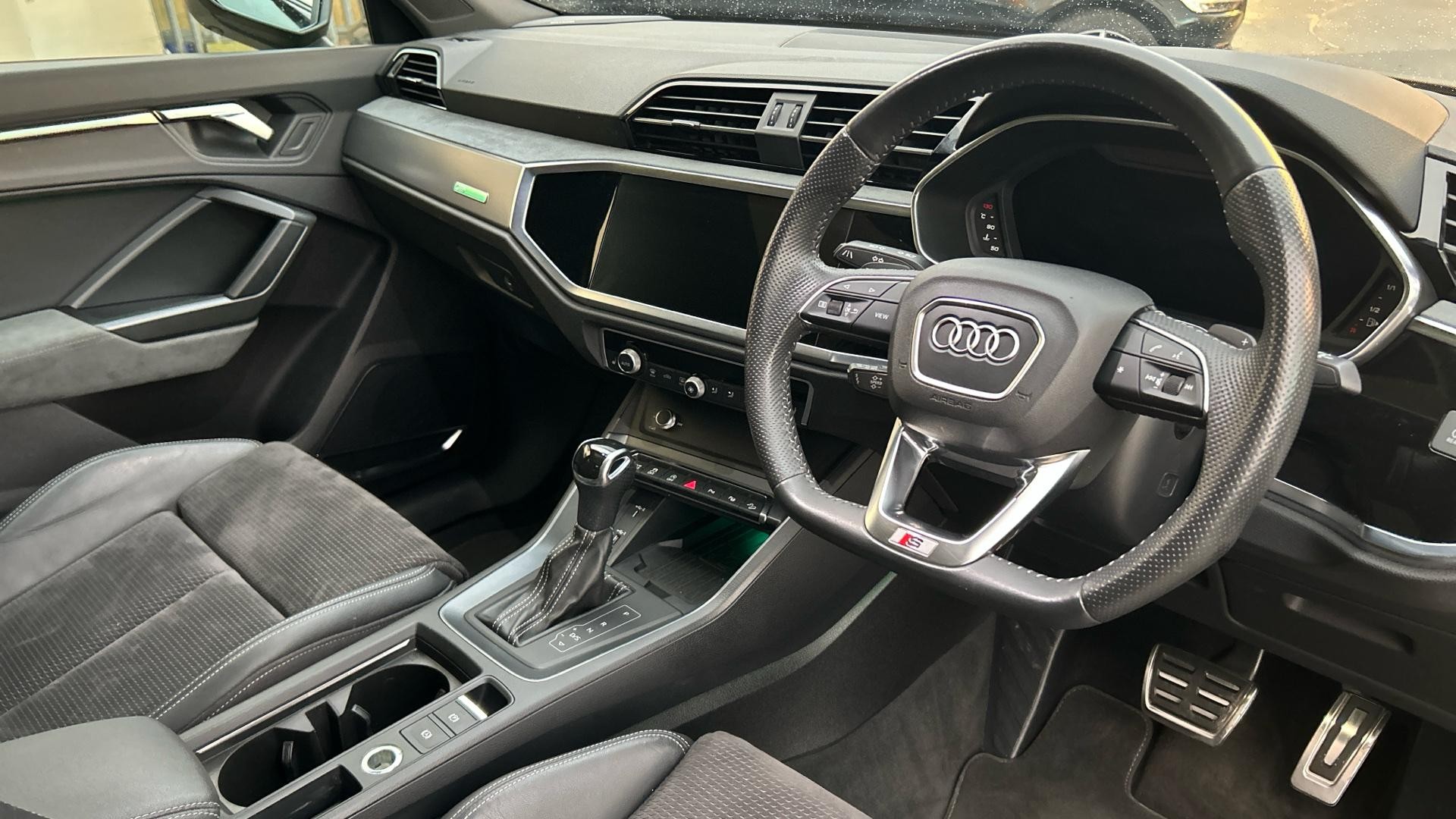 Audi Q3 Image 5