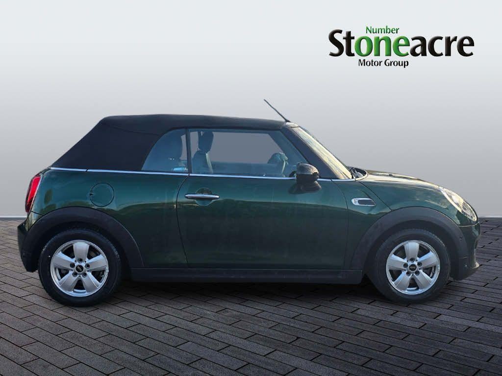 MINI Convertible Image 2